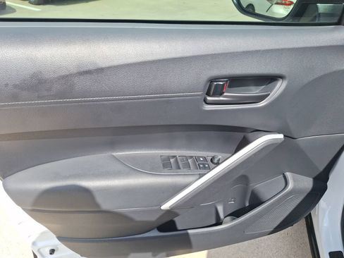 Used 2024 Toyota Corolla Cross AWD Hybrid image 17