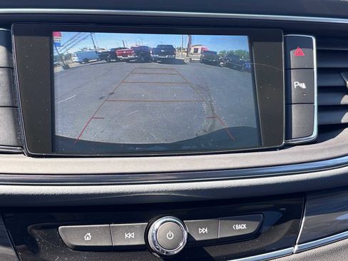 Used 2019 Buick Enclave Essence FWD image 27