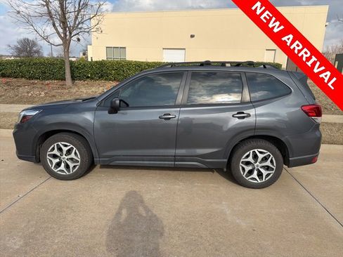 Used 2020 Subaru Forester Premium image 8