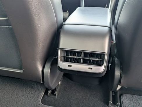 Used 2020 Tesla Model 3 Long Range image 35