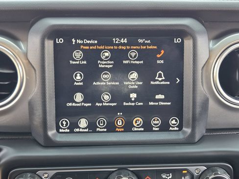 Used 2018 Jeep Wrangler Unlimited Sahara AWD/4WD image 16