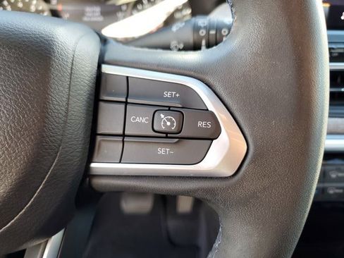 Used 2022 Jeep Compass Latitude FWD image 30
