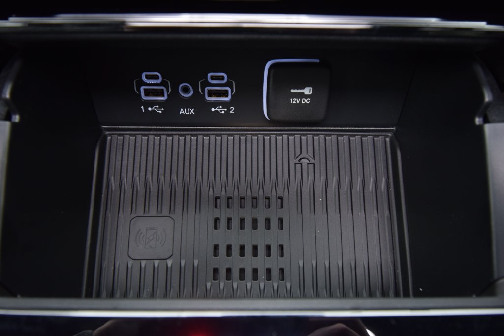 New 2026 Jeep Grand Cherokee Limited w/ Luxury Tech Group II AWD/4WD image 25