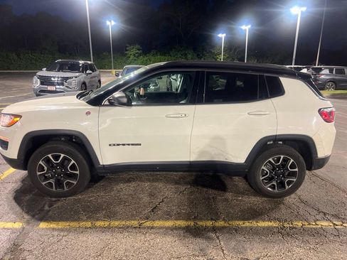 Used 2019 Jeep Compass Trailhawk AWD/4WD image 2