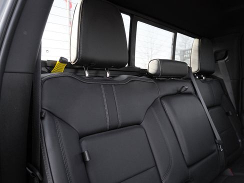 Used 2021 Chevrolet Silverado 1500 High Country image 32