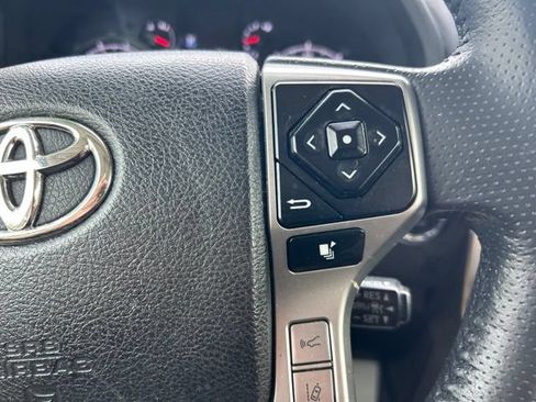 Used 2022 Toyota 4Runner SR5 Premium w/ Moonroof Package AWD/4WD image 22