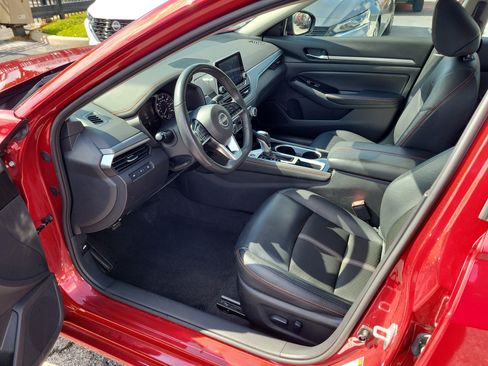 Certified 2024 Nissan Altima 2.5 SR FWD image 11