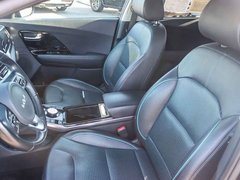 Used 2022 Kia Niro EX Premium image 43