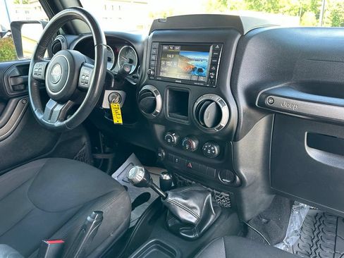 Used 2016 Jeep Wrangler Unlimited Sport AWD/4WD image 12