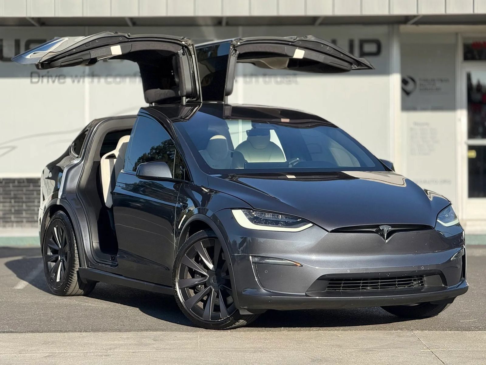 Used 2022 Tesla Model X AWD/4WD image 3