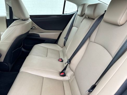 Used 2019 Lexus ES 350 w/ Premium Package FWD image 13