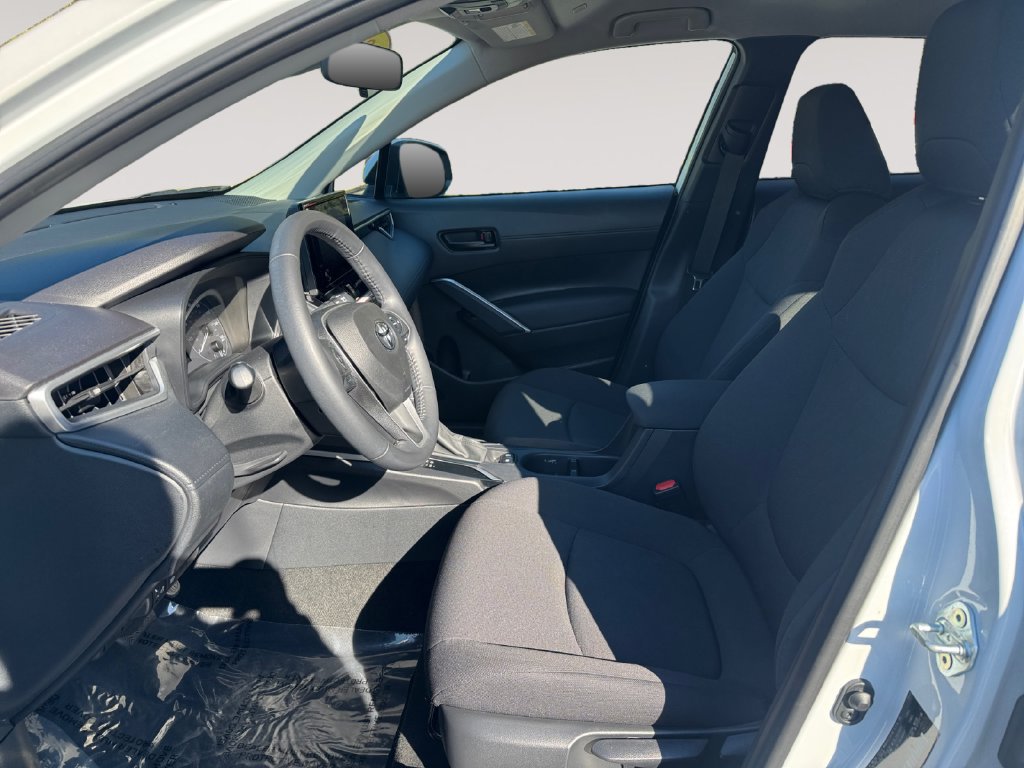 Used 2024 Toyota Corolla Cross LE FWD image 9
