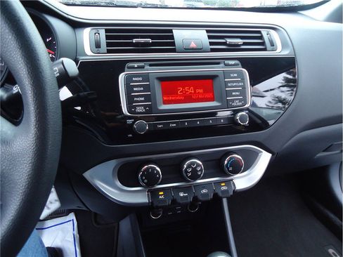 Used 2016 Kia Rio LX image 22