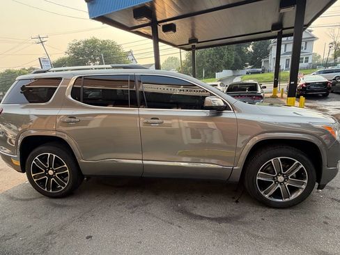 Used 2019 GMC Acadia Denali w/ Technology Package FWD image 6
