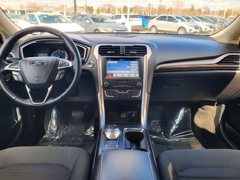 Used 2019 Ford Fusion SEL FWD image 8