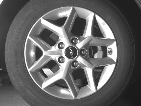 Used 2025 Kia Soul LX w/ LX Technology Package image 13