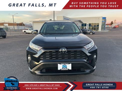 Used 2021 Toyota RAV4 XLE image 2