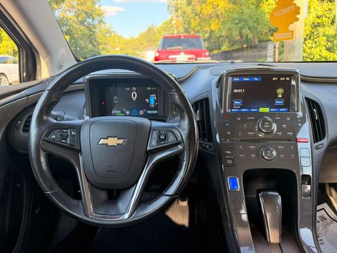 Used 2012 Chevrolet Volt Premium w/ Premium Trim Package FWD image 24