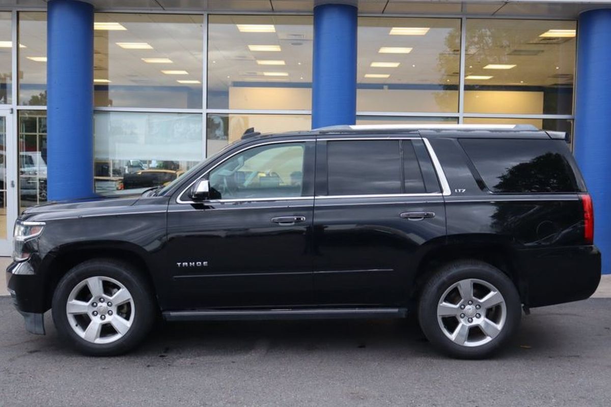 Used 2016 Chevrolet Tahoe LTZ AWD/4WD image 2