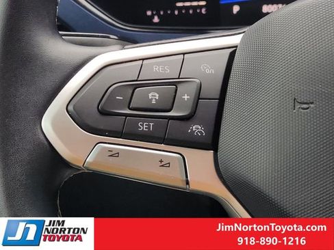 Used 2023 Volkswagen Taos SE w/ Panoramic Sunroof Package AWD/4WD image 28
