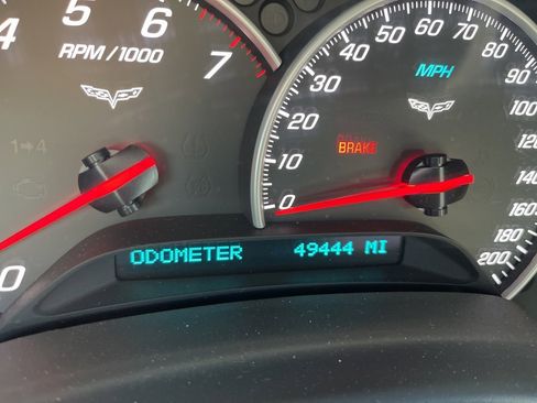 Used 2012 Chevrolet Corvette Grand Sport w/ 3LT Preferred Equipment Group image 5