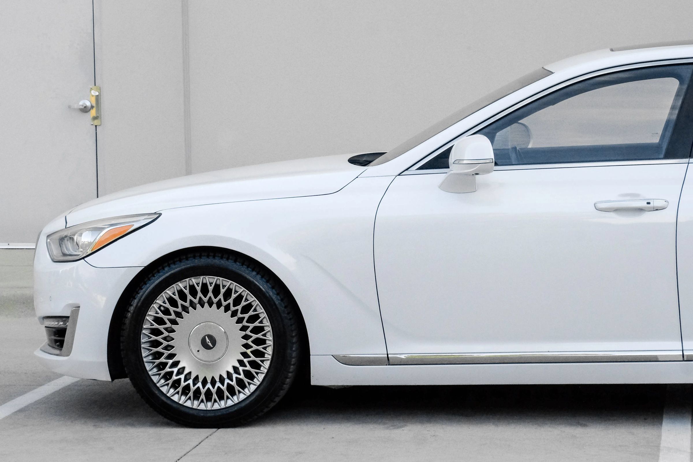 Used 2019 Genesis G90 5.0 Ultimate RWD image 18
