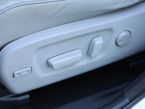 Used 2015 Toyota Highlander Limited Platinum image 33