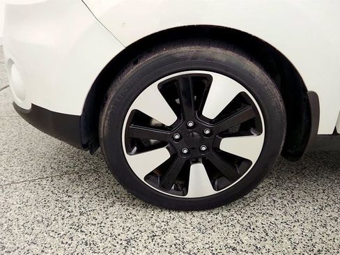 Used 2019 Kia Soul + FWD image 18