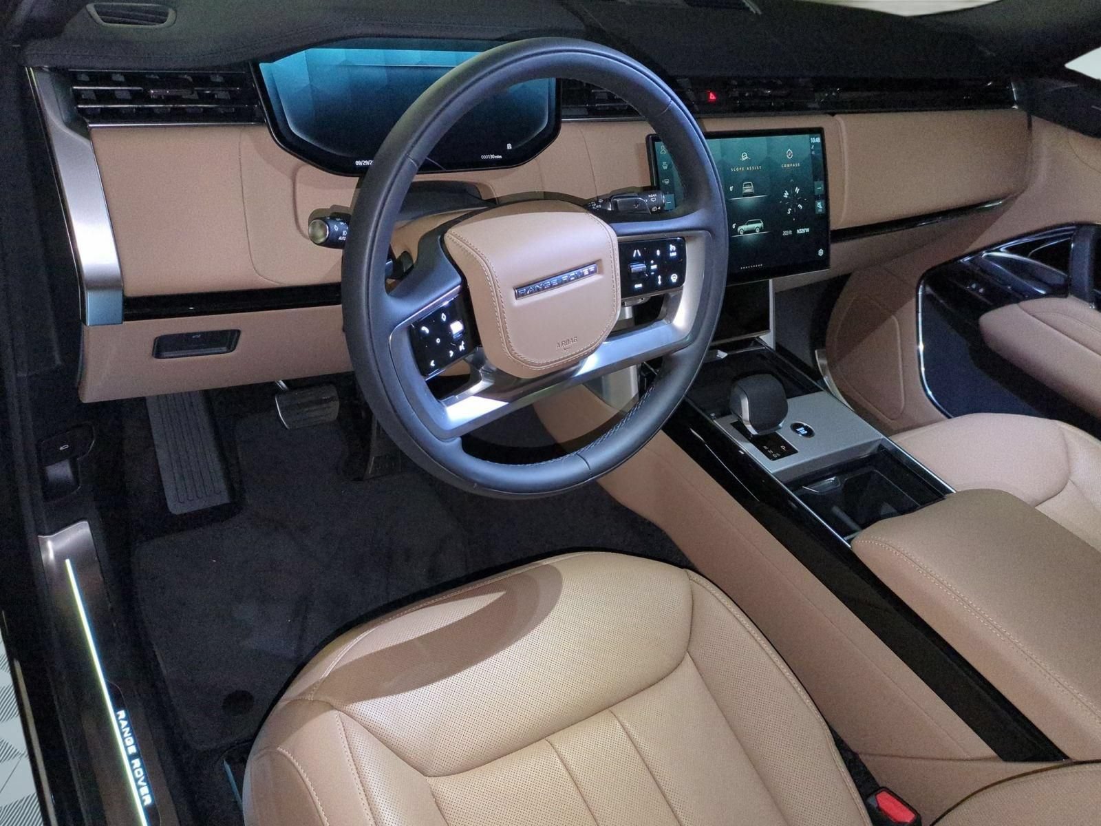 New 2026 Land Rover Range Rover Long Wheelbase SE AWD/4WD image 16
