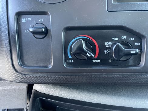 Used 2016 Ford E-450 and Econoline 450 Super Duty w/ Power Windows & Locks Group image 34