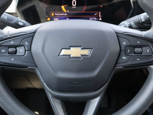 Used 2025 Chevrolet Trax LT FWD image 20
