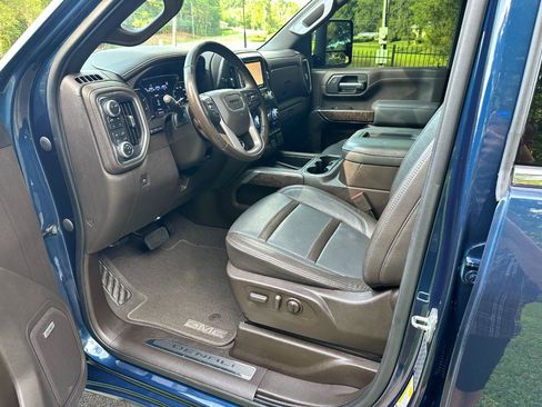 Used 2020 GMC Sierra 2500 Denali w/ Denali Ultimate Package AWD/4WD image 10