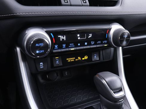 Certified 2021 Toyota RAV4 XLE Premium image 6