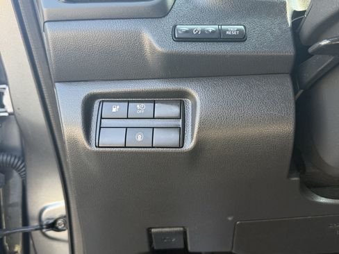 Used 2025 Nissan Leaf S FWD image 17