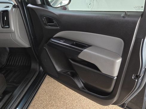 Used 2017 GMC Canyon 4x4 Extended Cab w/ Convenience Package image 14