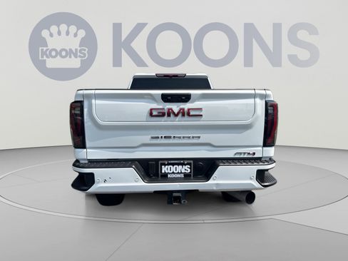 Used 2026 GMC Sierra 2500 AT4 AWD/4WD image 5