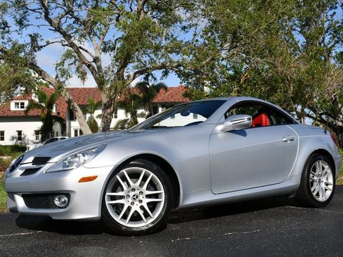 Used 2009 Mercedes-Benz SLK 300 image 2