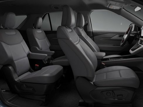 New 2026 Ford Explorer Active w/ Active Comfort Package image 6