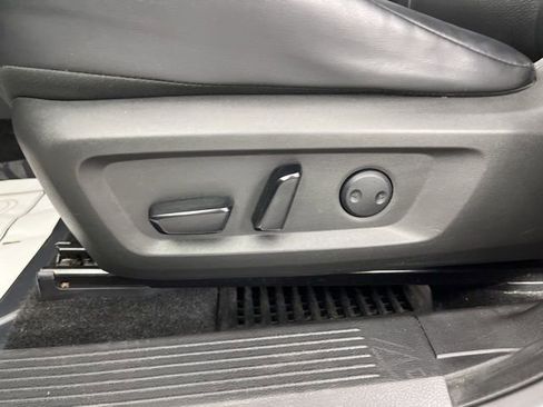 Used 2023 Nissan Rogue SV w/ SV Premium Package image 33