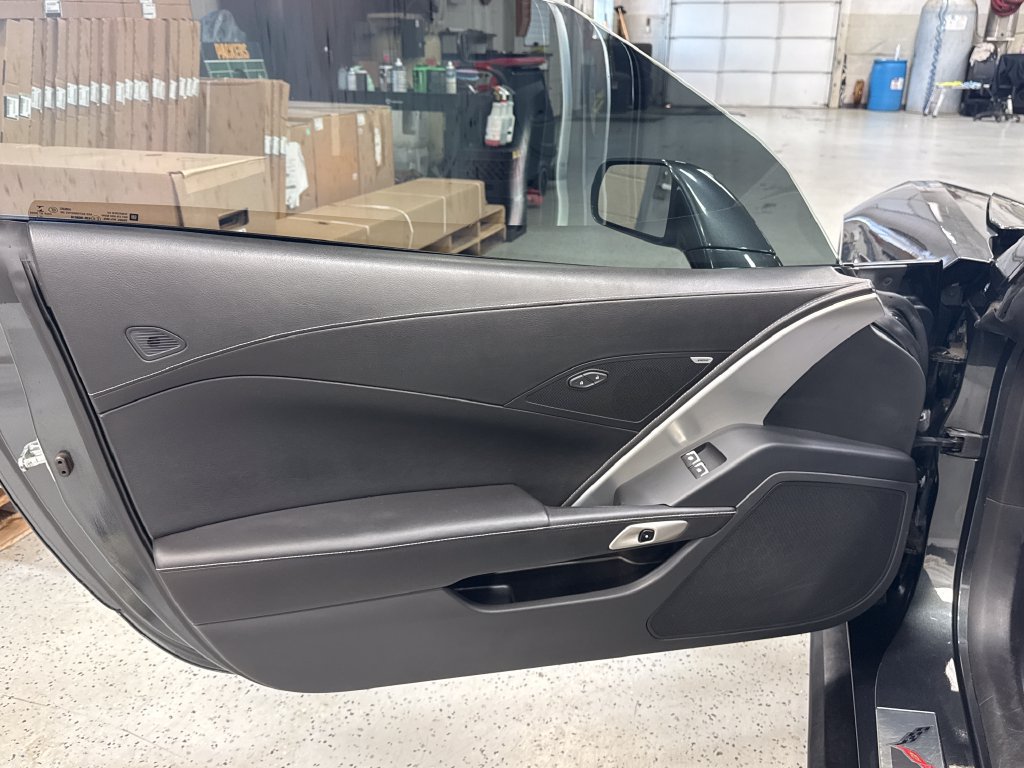 Used 2019 Chevrolet Corvette Stingray Coupe w/ 1LT RWD image 18