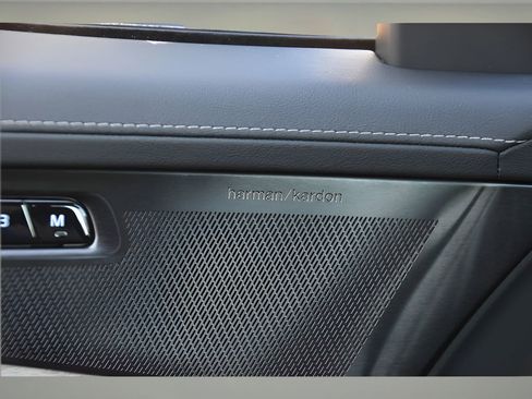 New 2026 Volvo XC90 B6 Plus w/ Protection Package Premier image 27