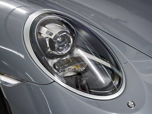 Used 2018 Porsche 911 GT3 RWD image 38