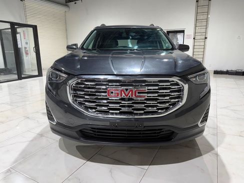 Used 2019 GMC Terrain SLE w/ Driver Convenience Package FWD image 2
