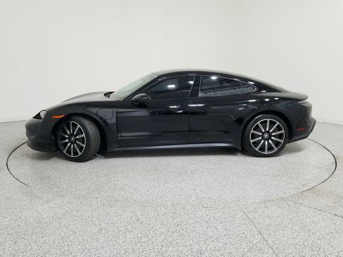 Used 2023 Porsche Taycan image 12