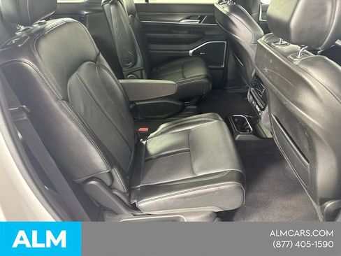 Used 2024 Jeep Wagoneer Series II AWD/4WD image 19