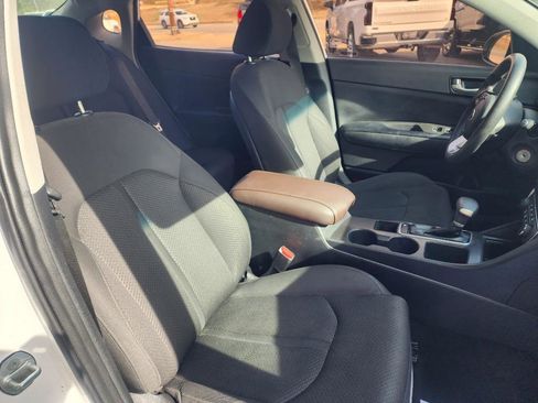 Used 2019 Kia Optima LX image 11