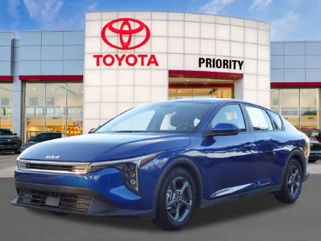 Used 2025 Kia K4 FWD image 1