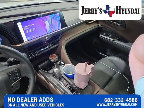 Used 2024 Toyota Crown AWD/4WD image 12
