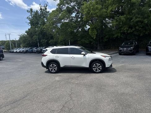 Used 2023 Nissan Rogue SV FWD image 4