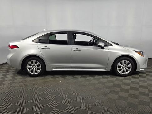 Used 2025 Toyota Corolla LE FWD image 9